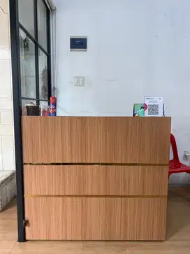 Meja kasir / perabot