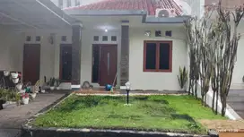 Disewakan Rumah di Komplek Taman Puspa