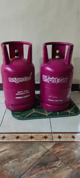 Dijual 2 tabung gas dengan isinya ukuran 12 kg