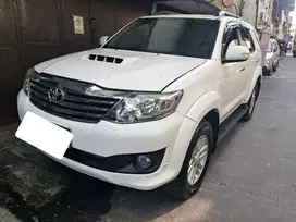 DP Rendah  14JT Toyota Fortuner 2.5 G Solar-AT 2014 Putih