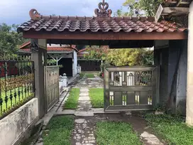 Rumah Halaman Luas