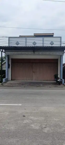 Disewakan Toko dan Rumah Jalan Raya Kabupaten
