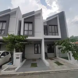 Disewa rumah cantik siaphuni di Harapan Indah Cluster Kana