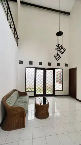 Disewakan Dijual Rumah Terawat Di Setraduta