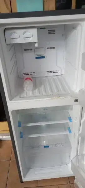 Kulkas electrolux
