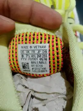 Dinjual sepatu Adidas running