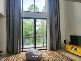 DIJUAL (BU)  RUMAH MEWAH 3 lt + Lift NAVAPARK, LAUREL