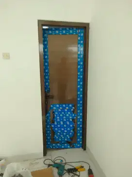 Pintu aluminium ykk 4inc