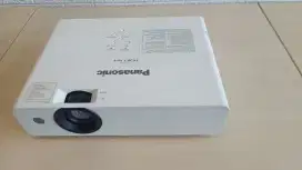 Proyektor Panasonic PT LB353 HDMI + Screen 100
