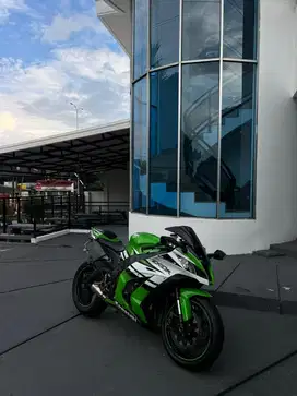 Zx 10r 2015 Anniv Edition good condition