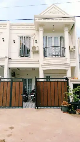 Di jual rumah siap huni lokasi sangat startegis