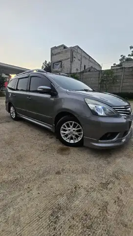 Grand Livina HWS 2014 Matic, Abu-abu
