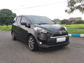 Toyota Sienta V 1.5 2017 pmk 2018