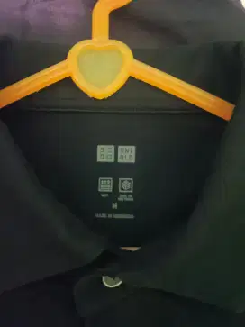 Kemeja merk uniqlo ukuran m