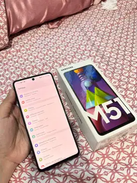 Samsung Galaxy M51 8/128GB Tahun 2021 — Hitam