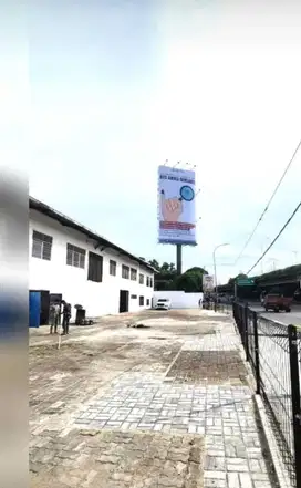 DIJUAL GUDANG DI LINGKAR LUAR CENGKARENG LUAS BANGUNAN. 1000 M2