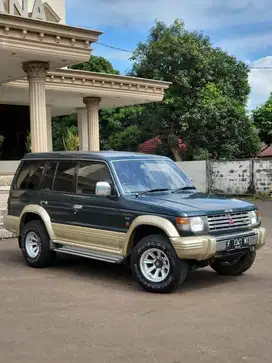 Mitsubishi Pajero 2.8 V6 4X4 M/T 1997