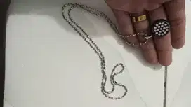 kalung obat untuk orang muda atau tua