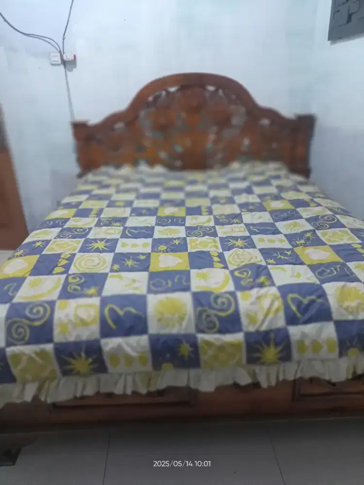 Ga pake kasur. Dipan jati tempat tidur ukir bekas bagus