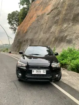 Mitsubishi Outlander PX 2015, Hitam