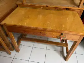 Dijual cepat meja kayu kondisi mulus