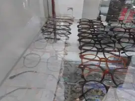 Optikal kacamata lensaa