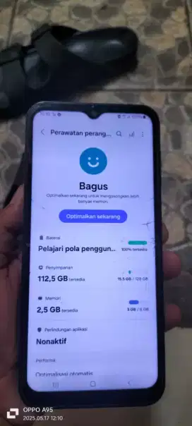 Samsung. A14 resmi.  6+6/128.  Minus retak kya di foto masih normal