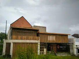 Rumah Usaha / Rumah nuansa villa