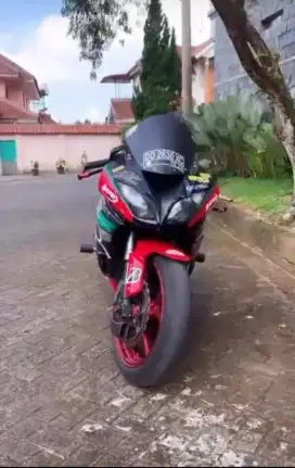 Saya mau jual motor ninja 600 cc