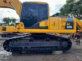 Excavator komatsu pc200-7 thn 2007