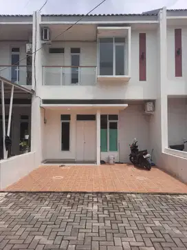 Dijual Rumah 2 Lantai Murah Siap Huni Dekat Jati Bening
