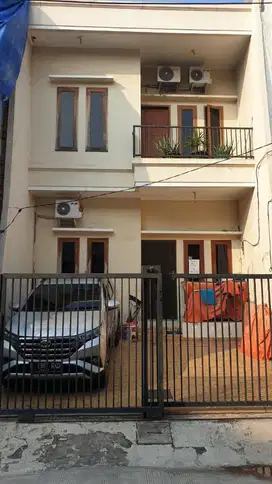 Dijual Rumah di Kelapa Gading – Jalan Lebar, Lokasi Strategis