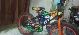 Kulkas,sepeda,mesin cuci dan tv