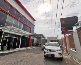 Showroom dan Kantor Jl Kaligawe Raya kondisi bagus diatas jalan