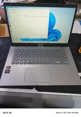 Asus Vivobook M409DA Ryzen 5 3500 Ram 4 SSD 512 AMD Radeon Vega 8