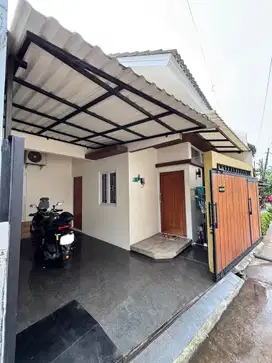 Ru,ah dijual kebayoran baru jakarta selatan dengan swimming pool siap