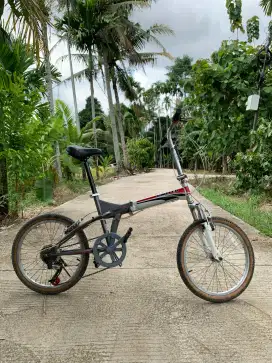 Sepeda lipat united