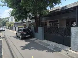 Dijual rumah di Kebayoran Baru Jakarta Selatan