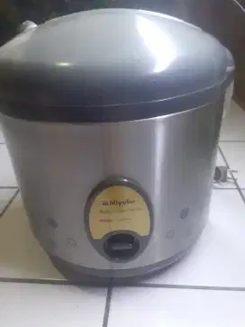 Miyako 3in1 Tanpa panci ukuran 1,8L
