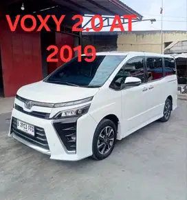 TOYOTA VOXY 2.0 AT / MATIC 2019 PUTIH, 2020