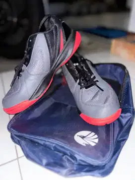 Sepatu Badminton Eagle size 37 (second)