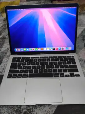 macbook air M1 8/256