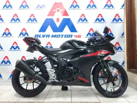 SUZUKI GSX 150 R TH 2017 KEYLESS SUPER GRESS LOW KM 20 RB REAL GARANSI
