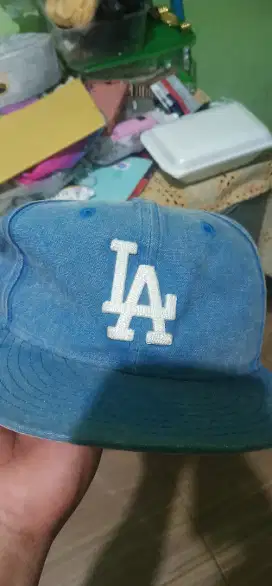 Topi new era biru ori
