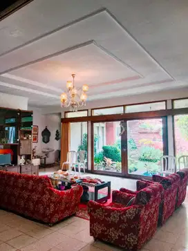 Rumah Jadul Nyaman Terawat Strategis di Turangga Bandung
