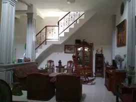 Dijual Rumah 2 Lantai Area Strategis di Jatiwaringin, Bekasi