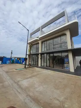 Ruko 2 dan 3 lantai lokasi strategis jalan utama lippo cikarang
