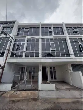 Jual Ruko Baru Ploso 4 Unit 3 Lantai