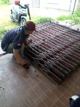 Perbaikan rolling door folding gate jagakarsa