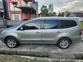Nissan Grand livina 2012 Bensin